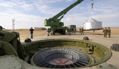 Crimea tuân thủ mệnh lệnh tổng thống V. Putin, sẵn sàng ngăn chặn phương Tây