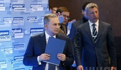 Ông Boris Kolesnikov (người đi đầu) trở thành Thủ tướng của chính phủ bóng tối ở Ukraine.