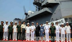 Quang cảnh lễ đón sỹ quan và thủy thủ hai tàu Lực lượng tự vệ bờ biển Nhật Bản. Ảnh: Trần Lê Lâm - TTXVN 