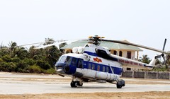 Đoàn công tác của Bộ Quốc phòng đến đảo Phú Quý chỉ đạo công tác tìm kiếm 2 tiêm kích Su-22. Ảnh:Trường Châu