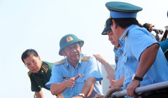 Thiếu tướng Đỗ Minh Tuấn, Phó Tư lệnh Quân chủng Phòng không – Không quân, chỉ đạo công tác tìm kiếm hai chiếc máy bay. Ảnh:Hoàng Trường