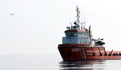 Suốt 3 ngày nay các tàu và trực thăng quần thảo liên tục trong vùng biển hai tiêm kích Su-22 gặp nạn. Ảnh: Hoàng Trường