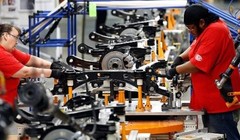 Chuyển giá phụ tùng ô tô, lãnh đạo Hitachi đi… tù