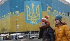 Ukraine đang "bên bờ vực vỡ nợ".