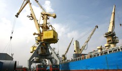 Tàu biển trước khi rời cảng Hải Phòng đều được kiểm tra nghiêm ngặt theo quy định hàng hải quốc tế. 