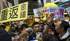 Người Hong Kong biểu tình đòi bầu cử tự do hôm qua -  Ảnh: Reuters