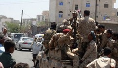 Binh sĩ của Chính phủ Yemen tuần tra ở thành phố Taiz hồi tháng 3 - Ảnh: UPI