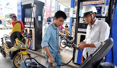 Xăng giảm giá từ 15h