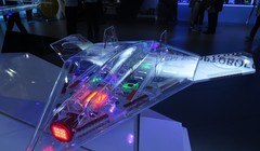 Mô hình máy bay không người lái đánh chặn.