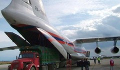 Máy bay vận tải của Nga chở hàng tiếp tế tới Syria. Ảnh: Reuters