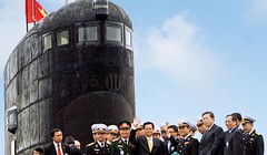 Thủ tướng Nguyễn Tấn Dũng tới thăm kíp thủy thủ tàu ngầm Việt Nam học tập tại Liên bang Nga