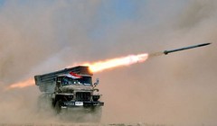 Quân đội Syria dùng tên lửa phá hầm ngầm phiến quân khủng bố