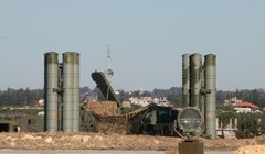 Syria dồn dập tấn công, Mỹ đe dọa trừng phạt Nga và Iran