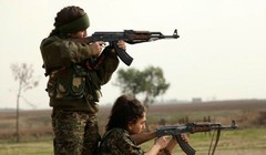 Video: Những nữ binh dũng cảm bảo vệ đất mẹ Syria