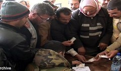 Syria: Hàng chục phiến quân nộp súng đầu thú