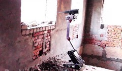 Robot sát thủ trong ba lô lính chiến