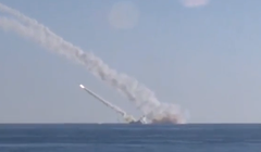 Tàu ngầm "Rostov-on-Don" lớp Kilo 636 phóng tên lửa hành trình Kalibr trên biển Địa Trung Hải tấn công khủng bố ở Syria