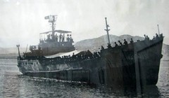 Các thương binh và chiến sĩ trong trận Gạc Ma được đưa về đất liền. Ảnh tư liệu.