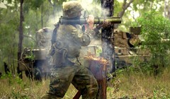 Video: Cận cảnh súng phóng lựu RPG 18 thời Xô viết xuyên qua xe thiết giáp có bảo vệ