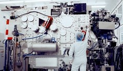 Một công cụ demo EUV tại ASML.