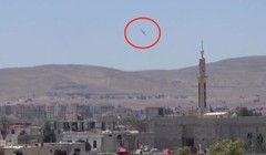 Không quân Syria ném bom vào trận địa phòng ngự của FSA ở Darayya