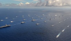 Đội hình 40 chiến hạm nổi và tàu ngầm trên Thái Bình Dương