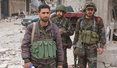 Binh sĩ Syria trong thành phố tan nát vì bom đạn Darayya