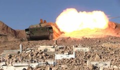 Xe tăng Syria nhả đạn trên chiến trường Aleppo