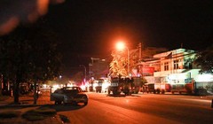 Xe quân sự chở binh sĩ quân đội Campuchia trước trụ sở đảng CNRP 