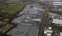 Bãi xe đang chờ người mua 