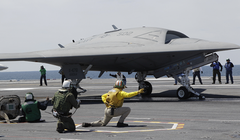 Máy bay tàng hình không người lái X-47B là những loại vũ khí tối tân Mỹ đặt niềm tin trong các trận chiến tương lai