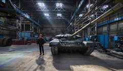 Xe tăng T-90 trong nhà xưởng lắp ráp