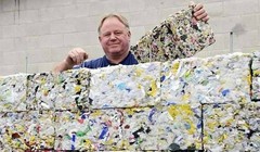 Gạch nhựa phế thải của Peter Lewis 