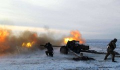 Pháo binh Ukraine pháo kích vào vùng Lugansk