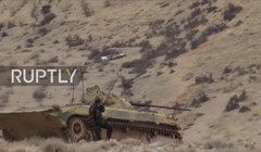 Xe thiết giáp quân đội Syria tấn công ở Wadi Barada