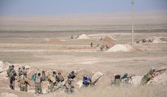 Các chiến binh thuộc lực lượng Hezbollah Iraq trên chiến trường ngoại ô thành phố Mosul, Iraq