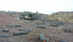 Một xe phòng không tự hành Shilka quân đội Syria đang xả đạn vào phiến quân ở ngoại ô Damascus