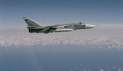 Máy bay ném bom Su-24 Nga bay trên biển Đen
