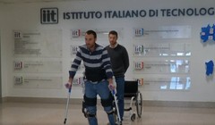 Bộ giá robot cho bệnh nhân bại liệt nửa người