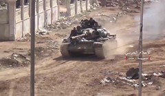 Xe tăng quân đội Syria phản kích trên hướng tây thành phố Aleppo