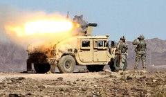 Tổ hợp tên lửa chống tăng TOW-2B trên xe chiến đấu của bộ binh Mỹ