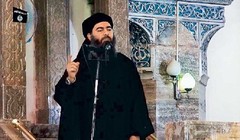 Thủ lĩnh IS Abu Bakr al-Baghdadi trong một lần phát biểu tại một nhà thờ ở Mosul năm 2014