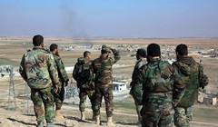 Sỹ quan, binh sĩ quân đội Syria trên chiến trường Hama