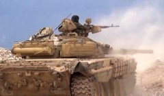 Xe tăng T-72 quân đội Syria trên chiến trường Deir Ezzor