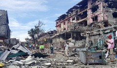 Thành phố Marawi tan hoang sau những trận đánh và các cuộc không kích