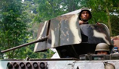 Xe thiết giáp quân đội Philippines trên thành phố Marawi