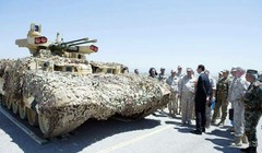  Tổng thống Syria Bashar al-Assad  đang nghe giới thiệu về xe yểm trợ hỏa lực BMPT Terminator - 2