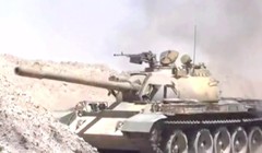 Xe tăng quân đội Syria tiến công vào thị trấn Al-Sukhnah, sa mạc phía đông tỉnh Homs