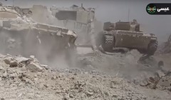 Xe tăng lực lượng Vệ binh Cộng hòa tấn công vào Đông Ghouta - ảnh video truyền thông quân đội Syria