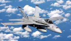 Một chiếc F/A18 Hornet bay trên biển Đông, xuất phát từ Pank Lebar, Singapore bay đến căn cứ không quân của Lính thủy đánh bộ Mỹ ở Iwakuni, Nhật Bản - ảnh Popularmechanics